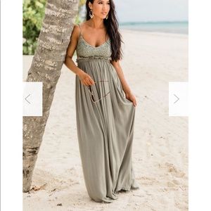 Once in a lifetime sage maxi dress size small